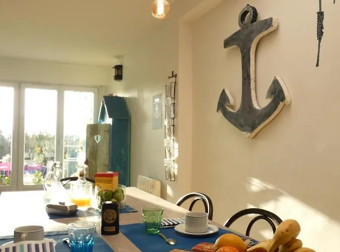 La Surprise Bed & Breakfast 3*