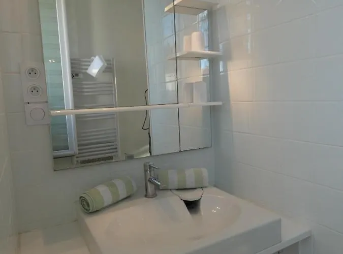 Couette-café La Surprise 3*